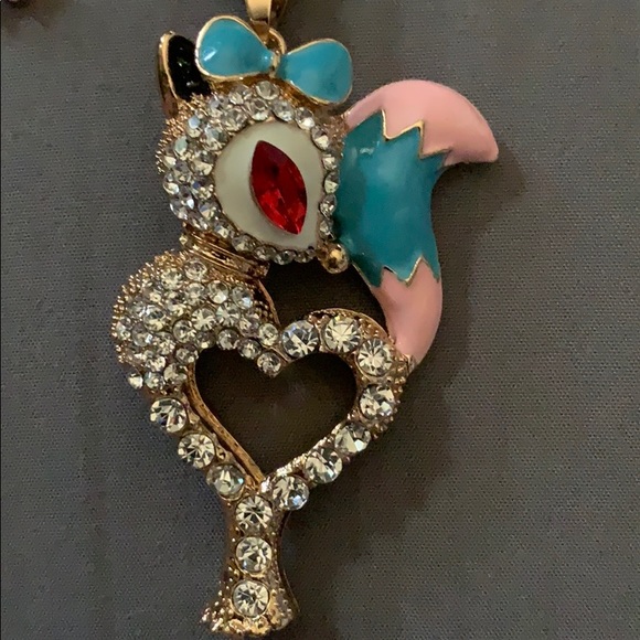 Beautiful Rhinestone heart-shaped Fox - Picture 3 of 3